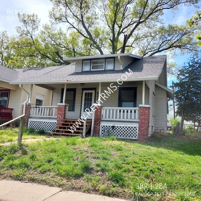 property at 831 SW Jewell Ave