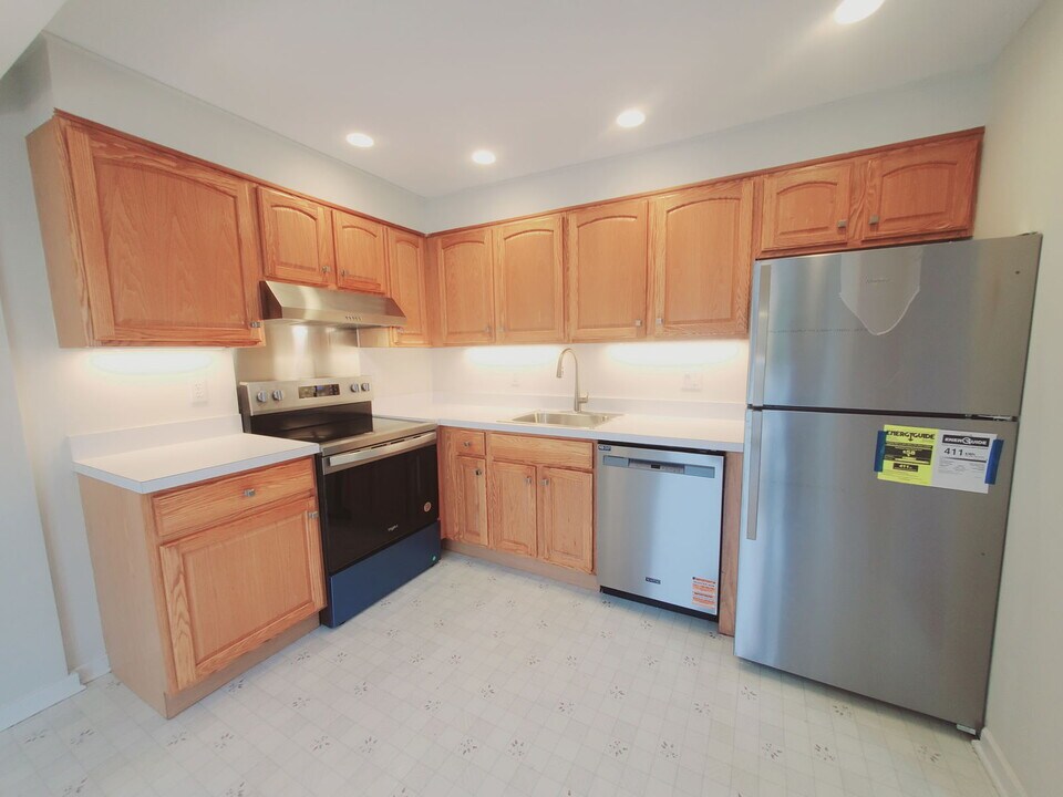 28 Parker Ave in Stamford, CT - Building Photo