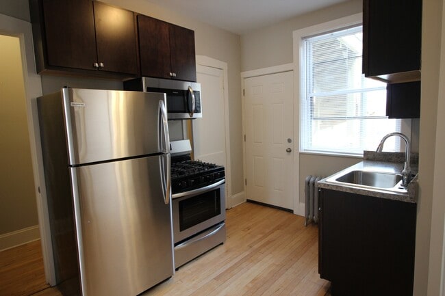 4411 N La Crosse Ave, Unit 2 in Chicago, IL - Foto de edificio - Building Photo
