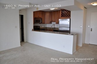 1660 N Prospect Ave-Unit -Unit 1103 in Milwaukee, WI - Building Photo - Building Photo