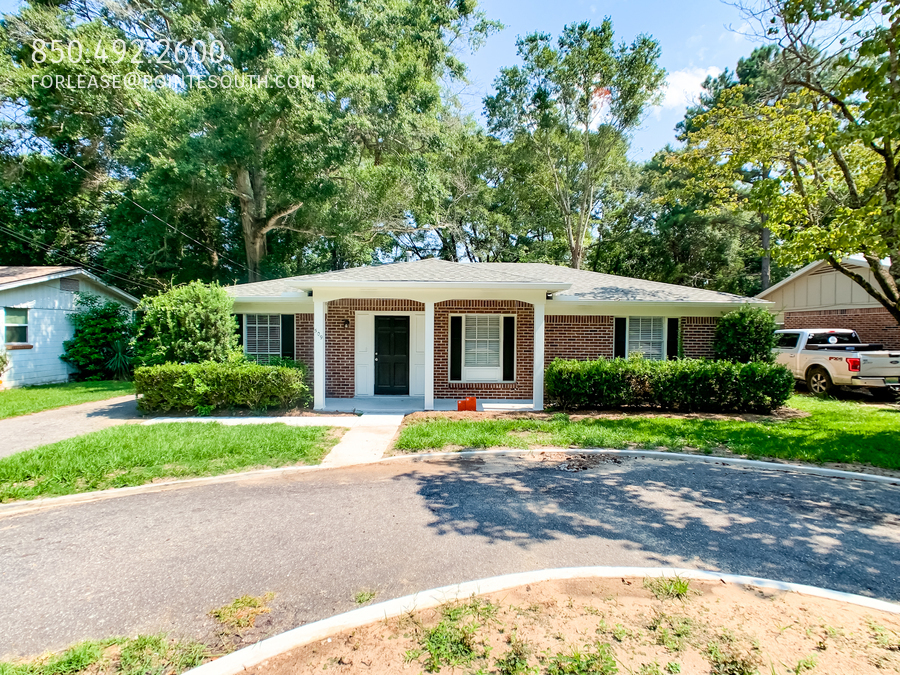 509 Gayfer Ave in Fairhope, AL - Building Photo