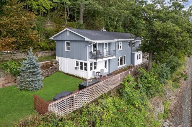 1228 E Shore Dr, Unit 2