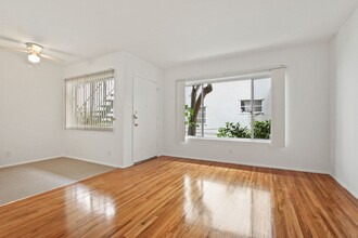 10910 Santa Monica Blvd in Los Angeles, CA - Building Photo - Interior Photo