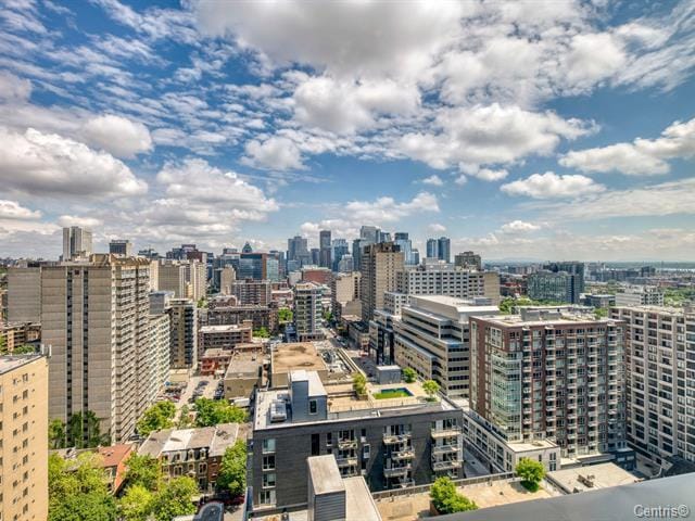 property at 1414 Rue Chomedey Rue