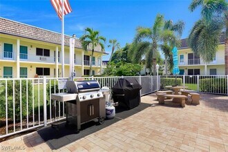 130 N Collier Blvd in Marco Island, FL - Building Photo - Building Photo