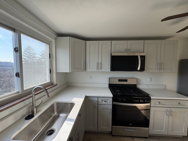 1224 Washington Pike in Bridgeville, PA - Building Photo - Building Photo
