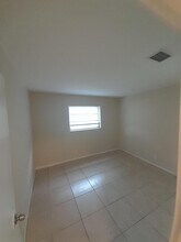 412 Conniston Rd in West Palm Beach, FL - Building Photo - Building Photo