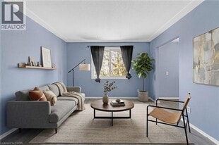 16 East Ave in Brantford, ON - Building Photo