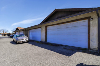 3801 Coffee Rd in Modesto, CA - Building Photo - Building Photo