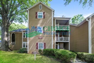 3304 Selwyn Farms Ln in Charlotte, NC - Building Photo