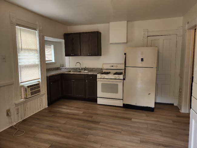 1575 Coit Ave NE, Unit 4 in Grand Rapids, MI - Foto de edificio - Building Photo