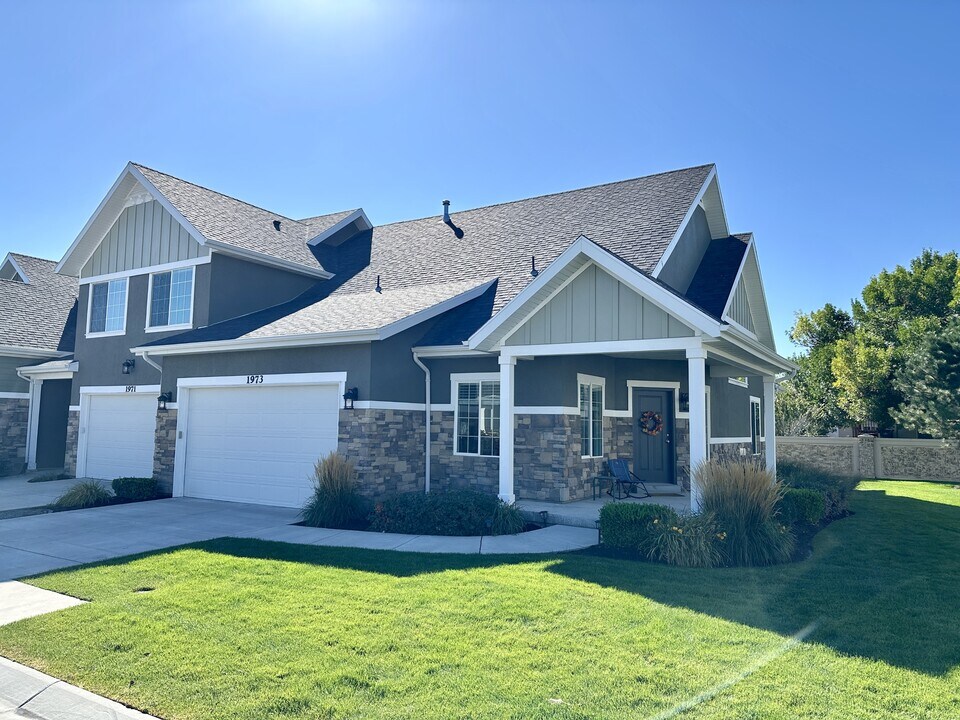 1973 Park Rim Way in Riverton, UT - Building Photo