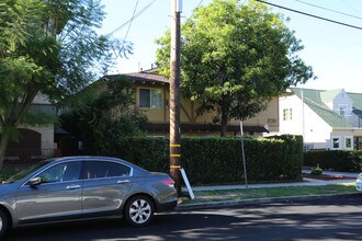 1230 Orange Grove Ave in Glendale, CA - Building Photo - Building Photo