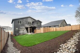 1256 NE Moore Ave, Unit 1256 in Estacada, OR - Building Photo - Building Photo