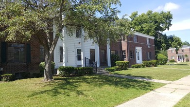 Orchard Lane Manor Apartments in Flint, MI - Foto de edificio - Building Photo