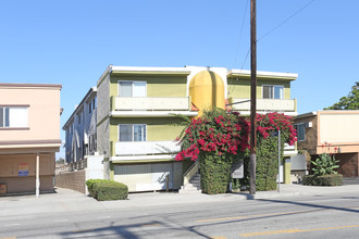 1826 S Bundy Dr in Los Angeles, CA - Building Photo - Primary Photo