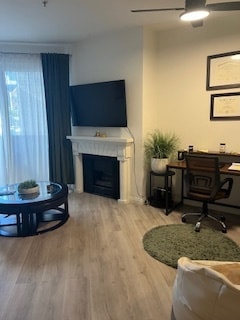 620 S Gramercy Pl, Unit 224 in Los Angeles, CA - Foto de edificio - Building Photo