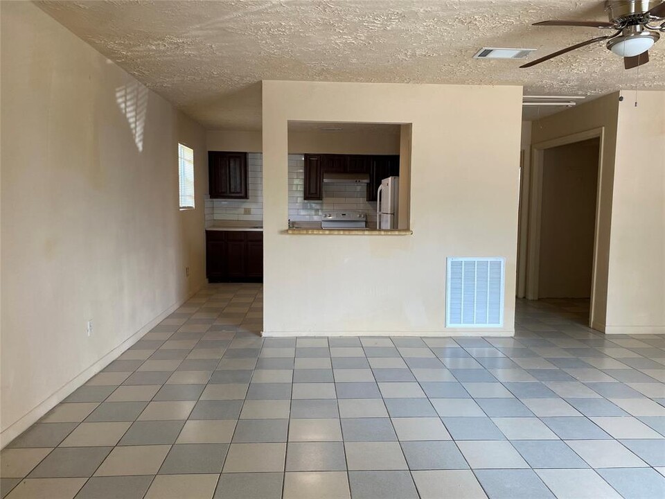 12631 Veterans Memorial Dr-Unit -B in Houston, TX - Building Photo