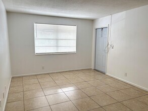 491 NW 42nd Ave in Plantation, FL - Building Photo - Building Photo