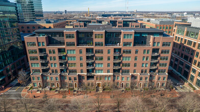 Burnham Square West in Columbus, OH - Foto de edificio - Building Photo