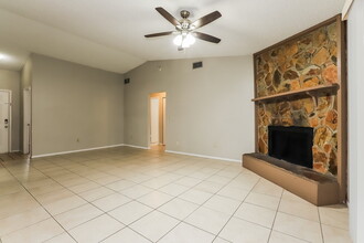 110 Field Ln in Seffner, FL - Building Photo - Building Photo
