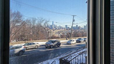 348 Paterson Plank Rd in Jersey City, NJ - Building Photo - Building Photo