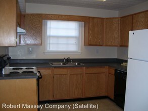 110 Hurstfield Dr in Radcliff, KY - Building Photo - Building Photo