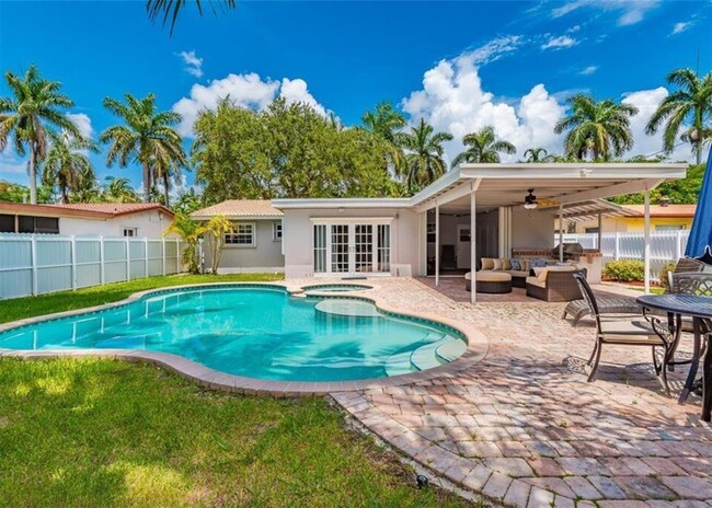 property at 1109 N 13th Ct