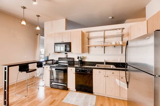 5677 S Park Pl, Unit A304 in Greenwood Village, CO - Foto de edificio - Building Photo