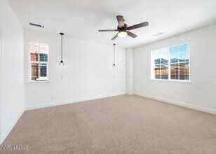2082 Whitecliff Dr in Reno, NV - Building Photo - Building Photo