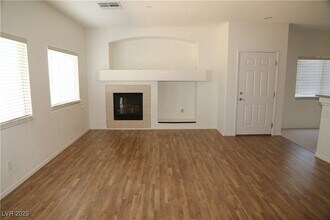 2505 April Breeze Ln in Henderson, NV - Foto de edificio - Building Photo