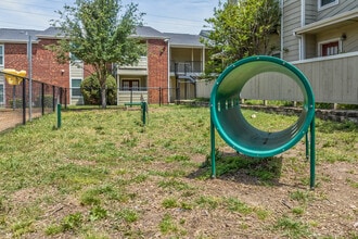 Mercer Park in Arlington, TX - Foto de edificio - Building Photo