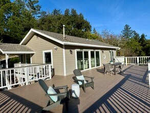 25400 Radonich Rd in Los Gatos, CA - Building Photo - Building Photo