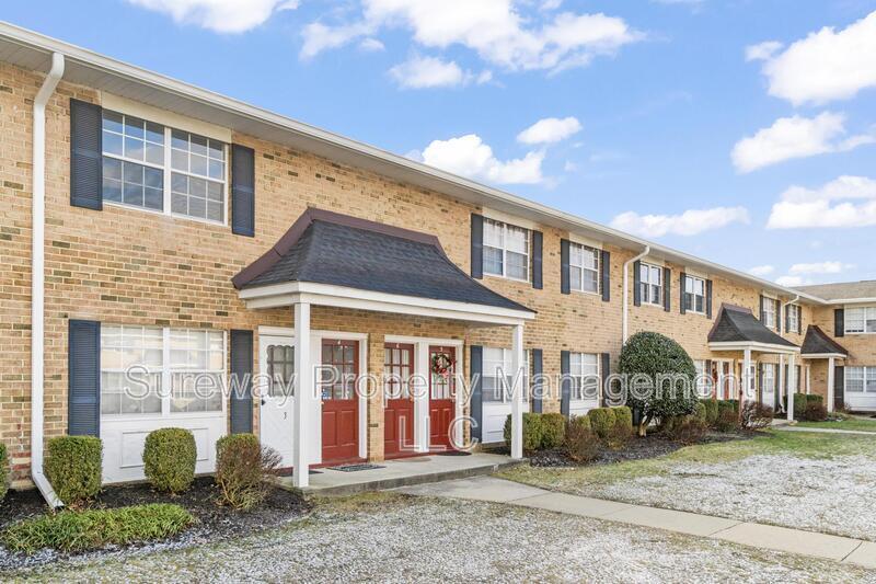 51 Garden View Terrace in East Windsor, NJ - Building Photo