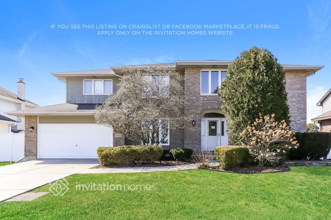 15618 Innsbrook Dr in Orland Park, IL - Building Photo