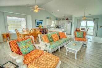 1708 S Anderson Blvd in Topsail Beach, NC - Building Photo - Building Photo