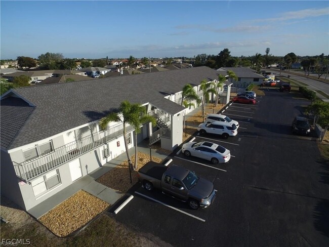 3705 Country Club Blvd in Cape Coral, FL - Building Photo - Building Photo