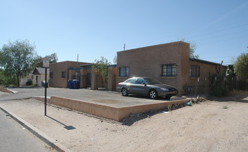 1111-1113 E Adams St in Tucson, AZ - Building Photo - Building Photo