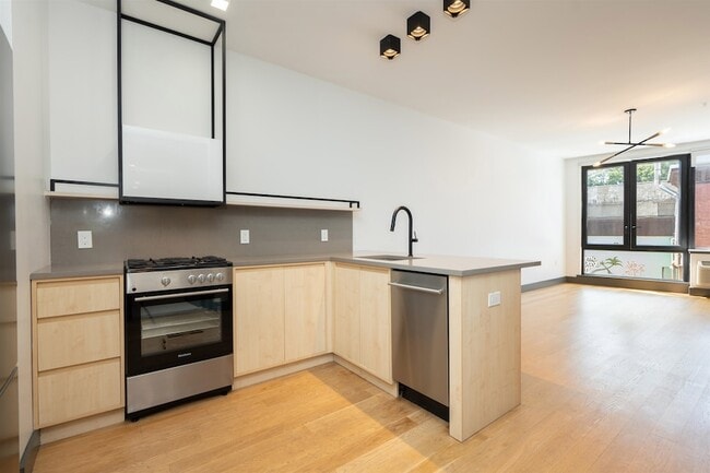 424 Arlington Ave, Unit 304 in Jersey City, NJ - Building Photo - Building Photo