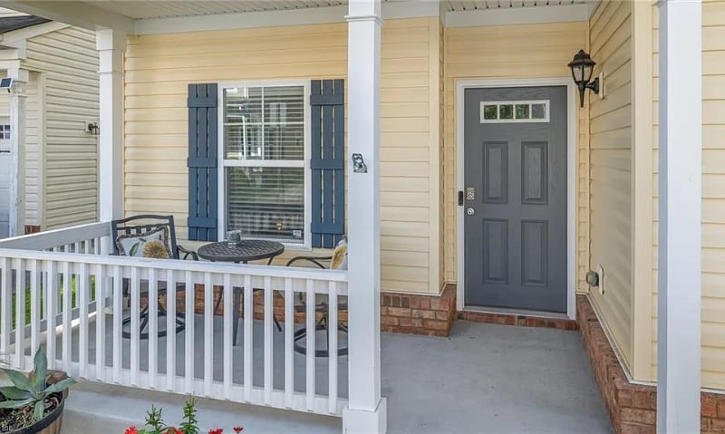 520 Cape Joshua Ln in Virginia Beach, VA - Building Photo