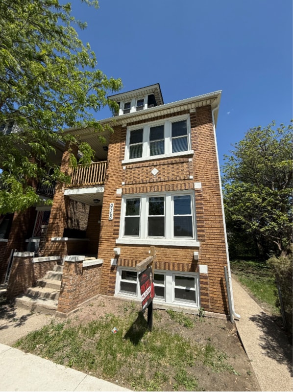 918 W 151st St