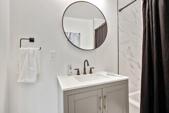 34 Livingston St in Lancaster, NY - Building Photo - Building Photo