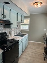 1202 E Saint Andrews Rd in Midland, MI - Foto de edificio - Building Photo