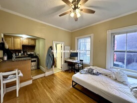 48 Hereford St, Unit 2 in Boston, MA - Building Photo