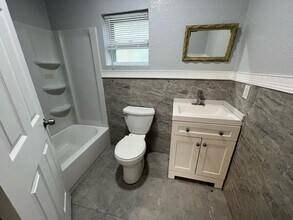 701 Tropic St in Titusville, FL - Foto de edificio - Building Photo