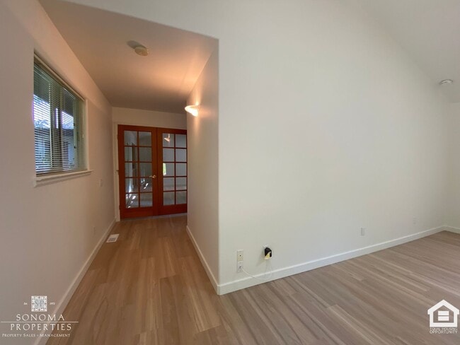 106 Riddle Rd