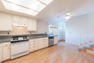 1911 Mathews Ave in Redondo Beach, CA - Building Photo - Building Photo