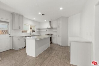 262 MacDonald St in Pasadena, CA - Building Photo - Building Photo