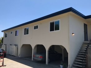 7137 Soquel Drive, Unit A in Aptos, CA - Foto de edificio - Building Photo