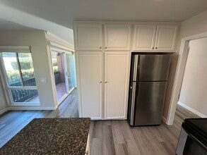 17131 W Bernardo Dr, Unit 102 in San Diego, CA - Foto de edificio - Building Photo